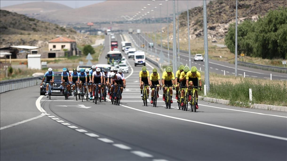 پایان مسابقات بین‌المللی دوچرخه‌سواری استقامت جاده و کوهستان در ارجیس ترکیه