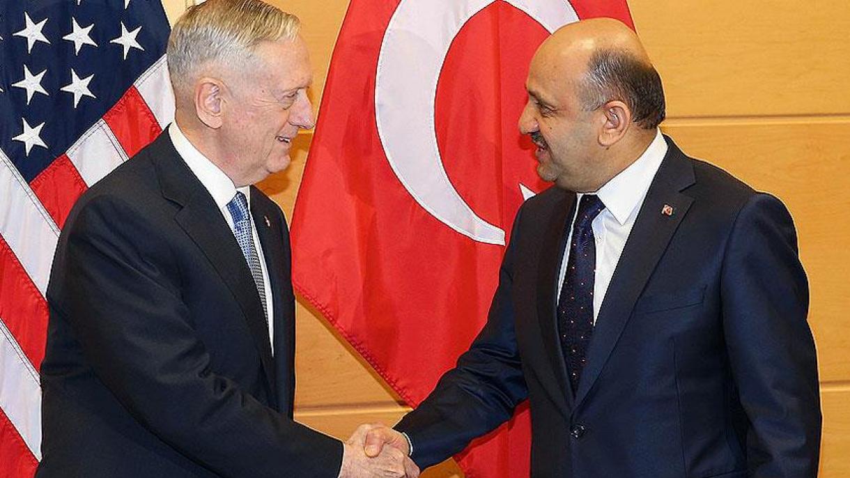 دیدار وزرای دفاع ترکیه و آمریکا در بروکسل