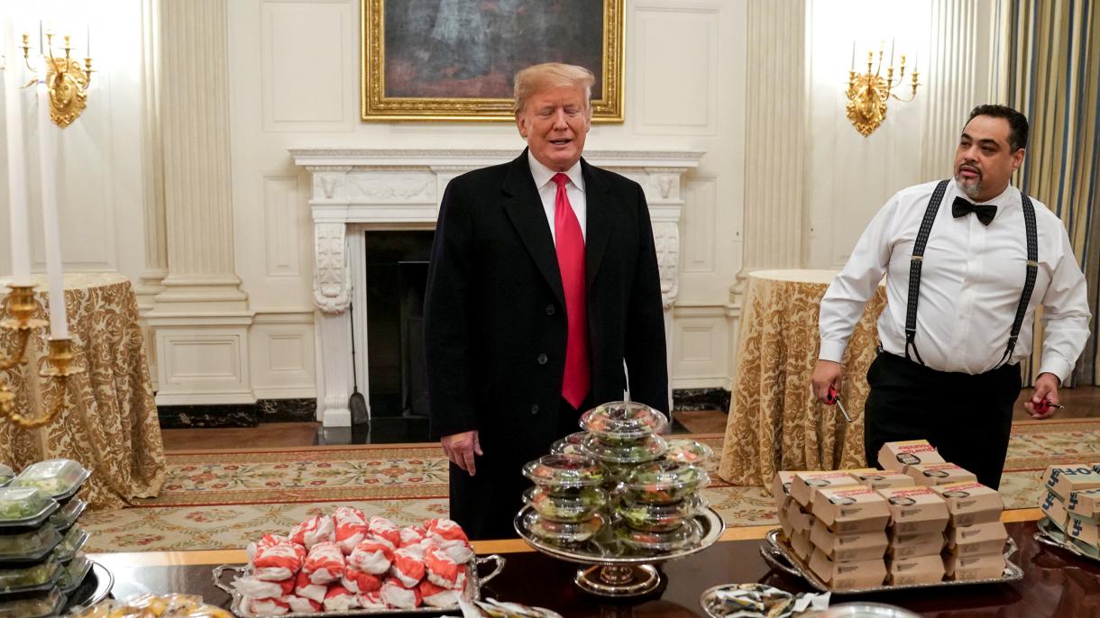 Trump ha offerto ai suoi ospiti hamburger, pizza e patatine fritte