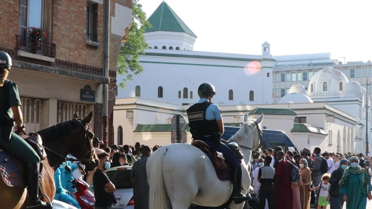 فىرانسىيەدە يىل ئاخىرىغىچە يەنە 7 جامى ۋە مۇسۇلمانلار جەمئىيىتى تاقىلىدىغان بولدى