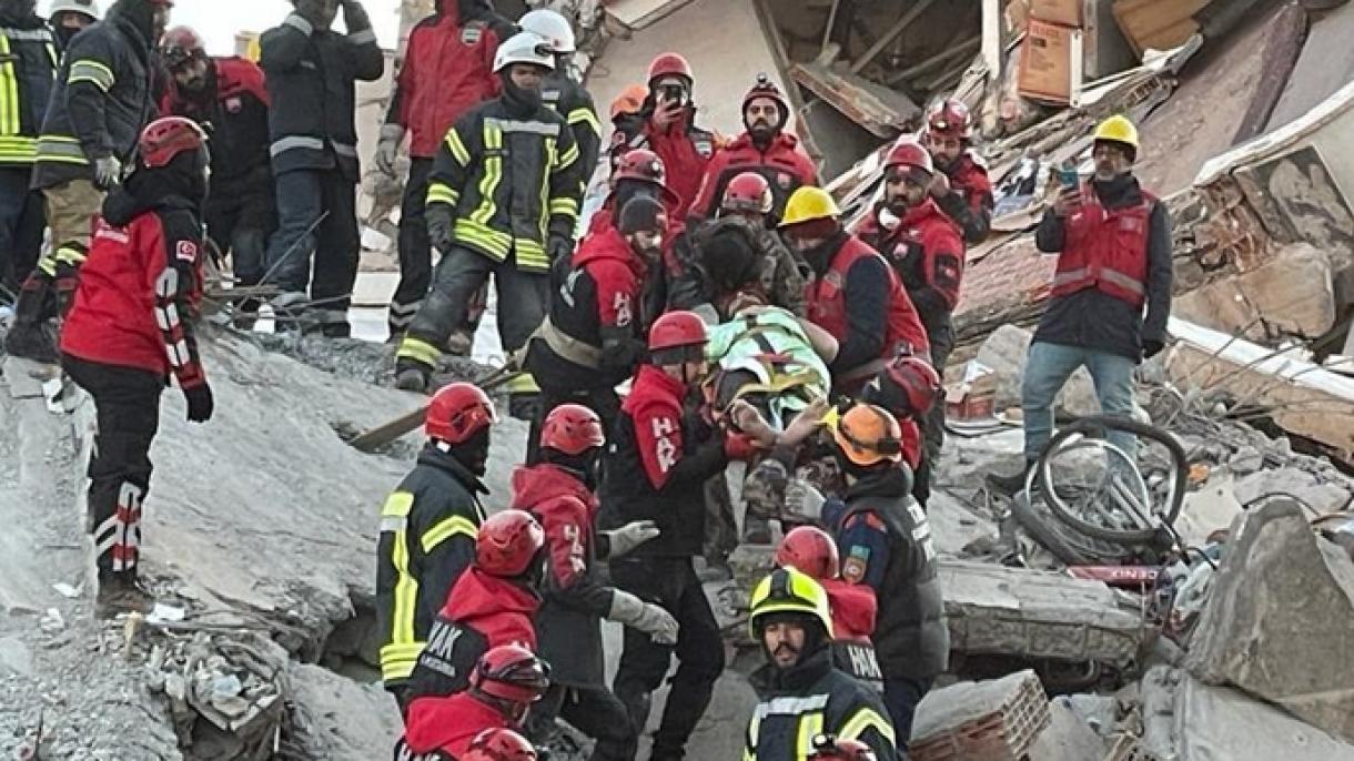 Terremoto, ancora non si è spenta la speranza di miracoli