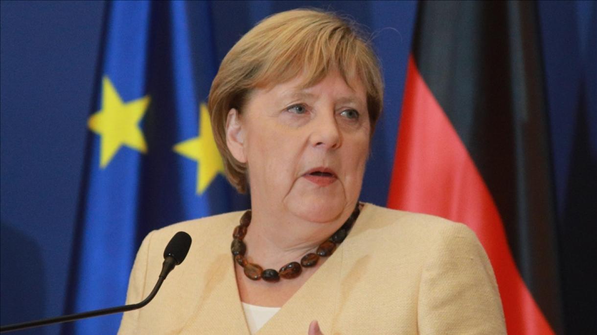 Angela Merkel: “Dobbiamo impedire il collasso finanziario in Afghanistan”