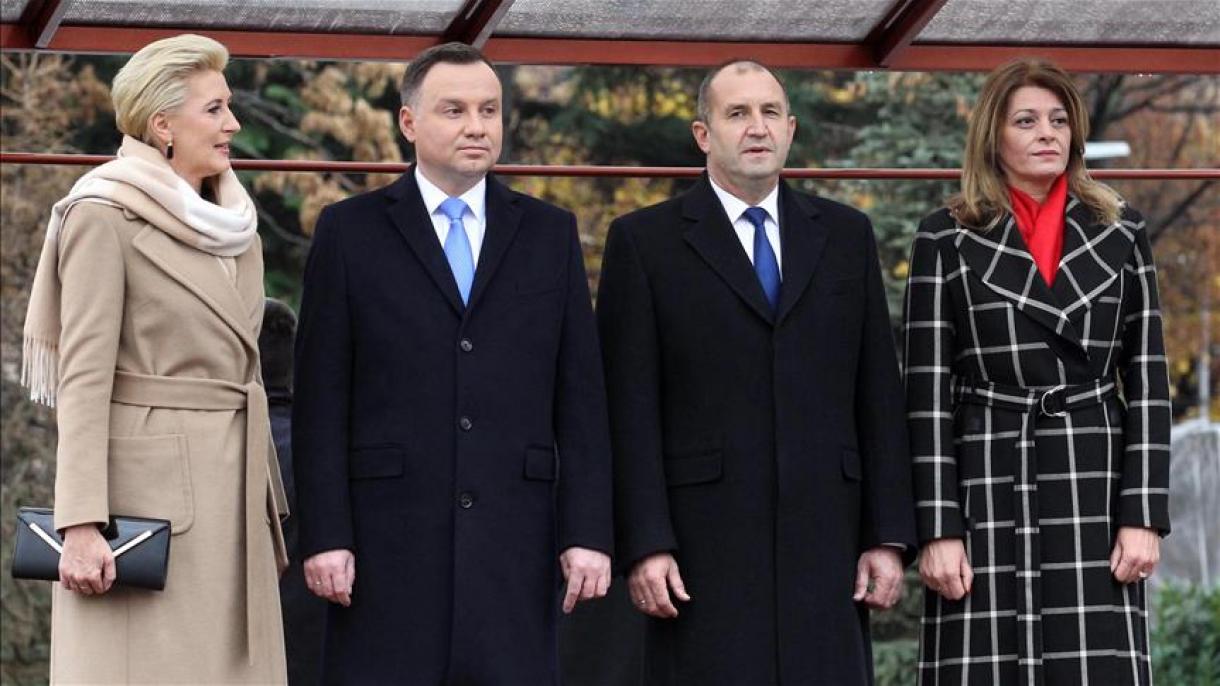България и Полша призоваха към мирлно разрешение на кризата между Киев и Москва...