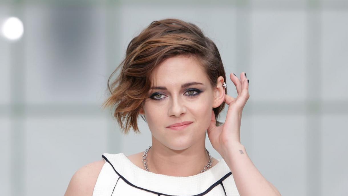 Kristen Stewart prova refeições turcas em Istambul