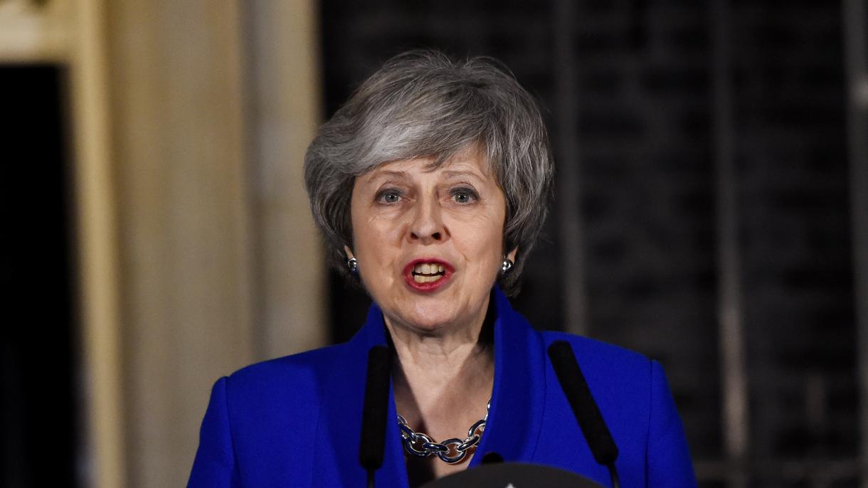Theresa May gana la confianza del Parlamento