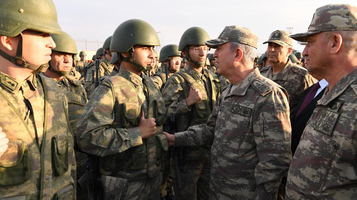 El capitán general Akar visitó las tropas en Şırnak y Silopi