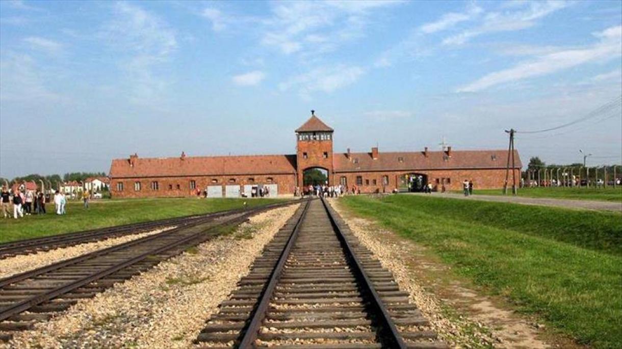 Ex-guarda de Auschwitz preso por 5 anos na Alemanha