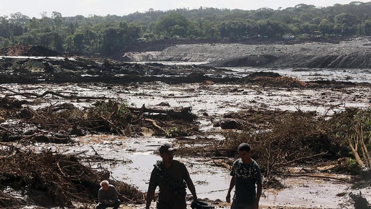 Confirmam sete mortos e 150 desaparecidos após a ruptura da barragem no Brasil