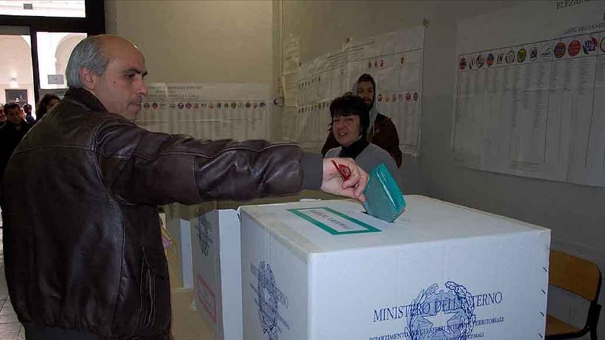اٹلی میں پارلیمنٹ  کے اراکین کے انتخاب کے لیے ووٹنگ جاری