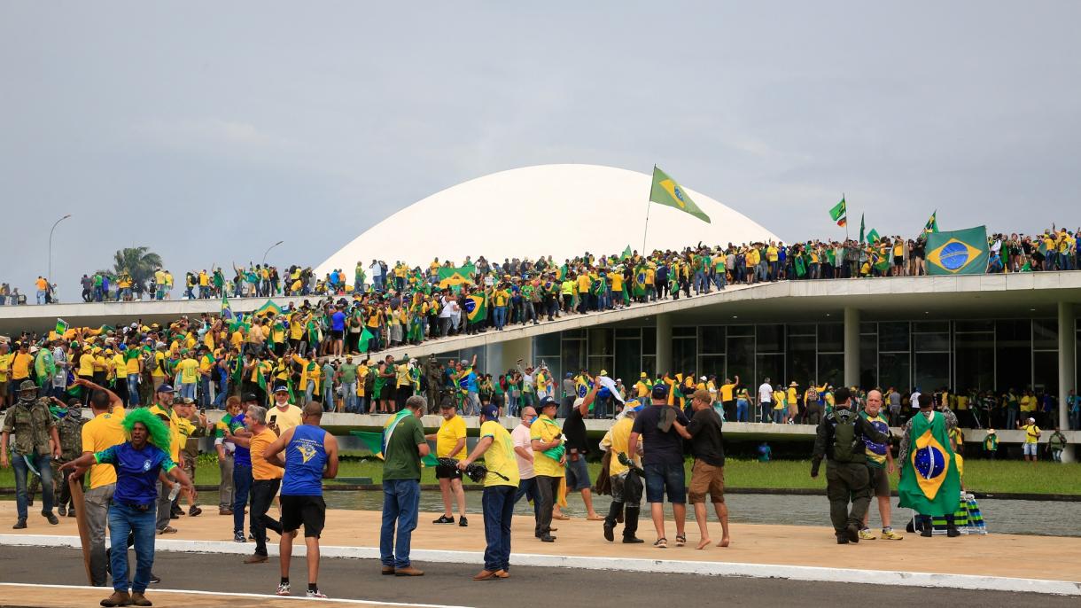 Investigaciones tras el asalto al Congreso de Brasil, situación en Perú, y más noticias…