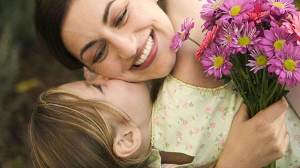 Μηνύματα Ερντογάν και Νταβούτογλου για την Γιορτή της Μητέρας