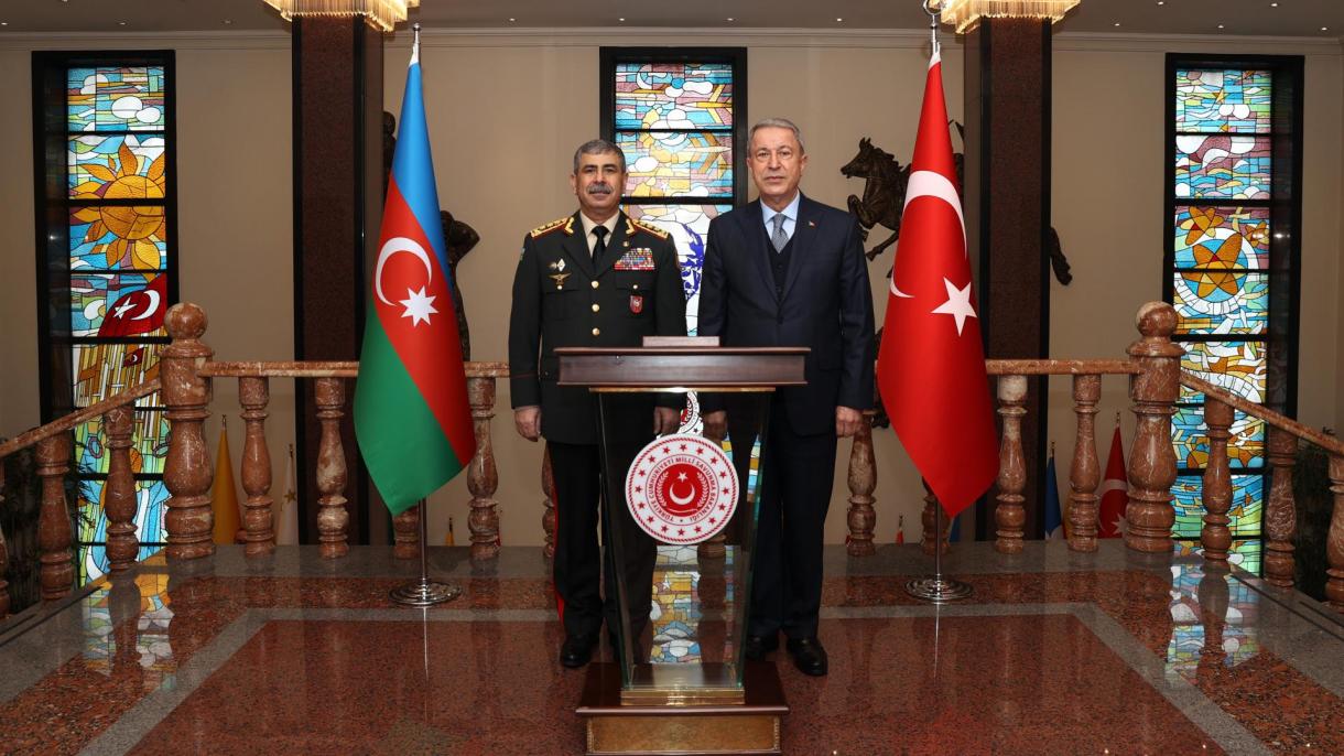 آذربائیجان کے وزیر دفاع ترکی کے دورے پر