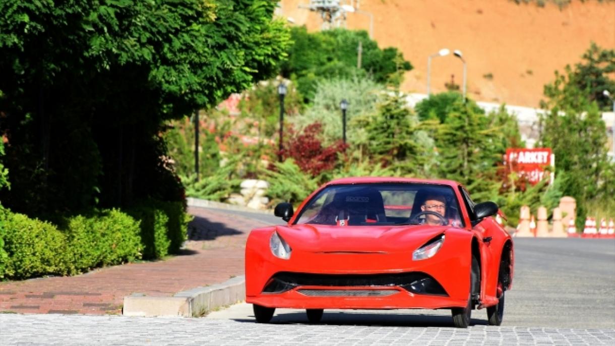 Uma universidade turca produz um carro elétrico