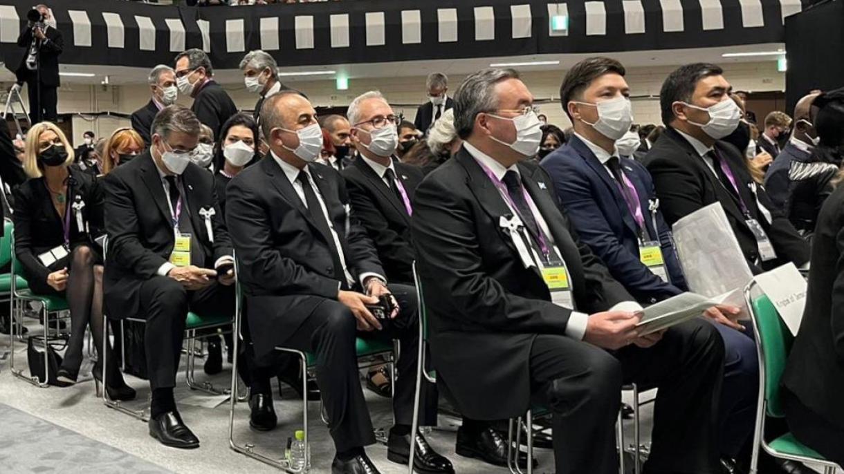 Çavuşoğlu asistió al funeral de Shinzo Abe