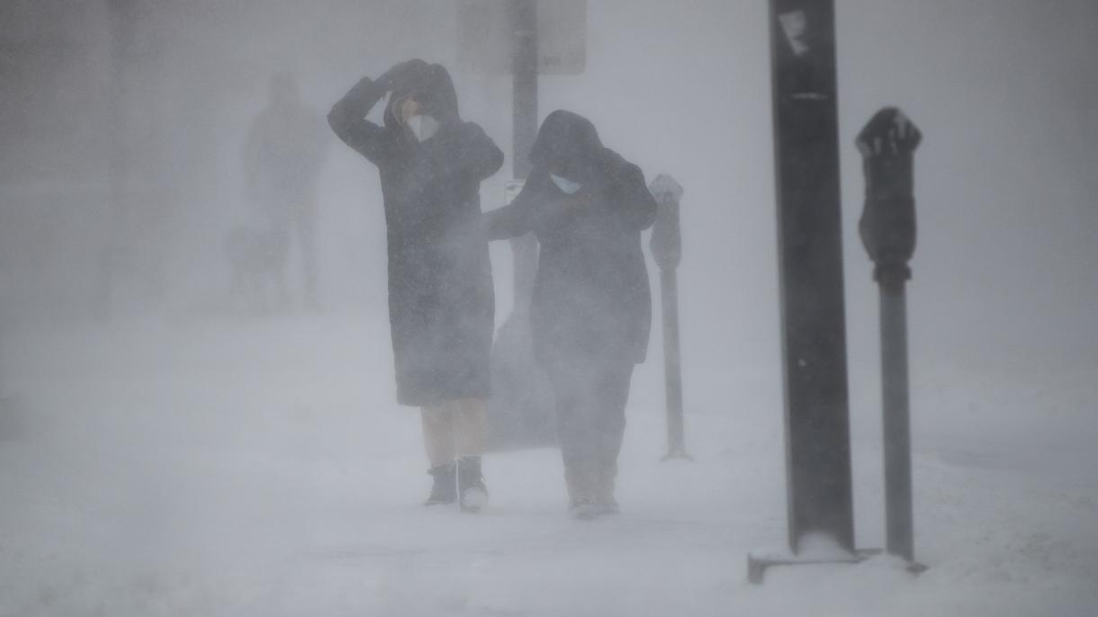 نیویارک میں برفانی طوفان، دو افراد ہلاک