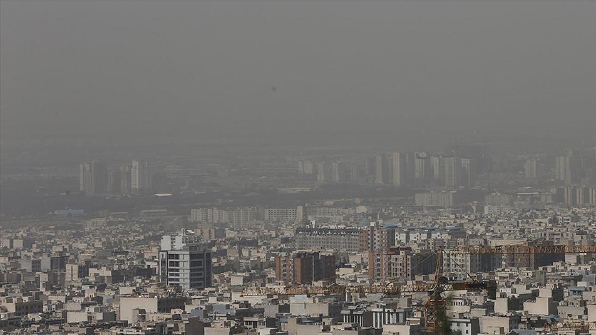 "La contaminación del aire de Teherán es por la falta de idoneidad para la circulación del aire"