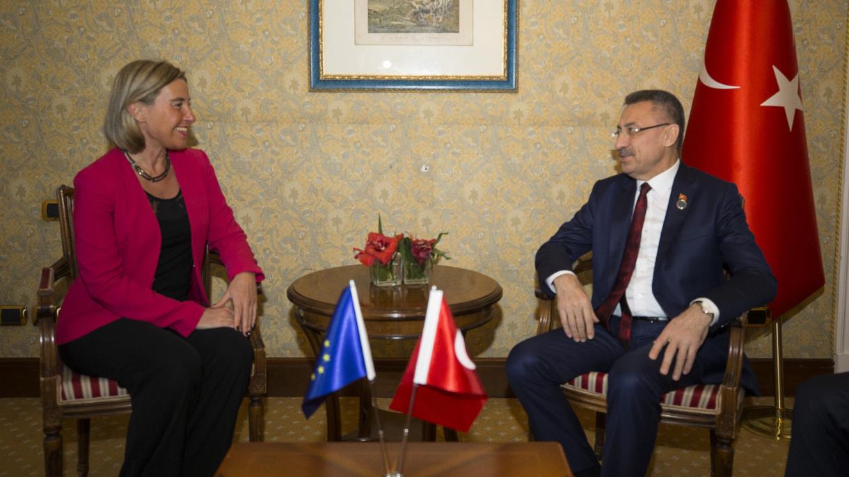 El vicepresidente turco Oktay y Mogherini han abordado las relaciones entre Turquía y la UE