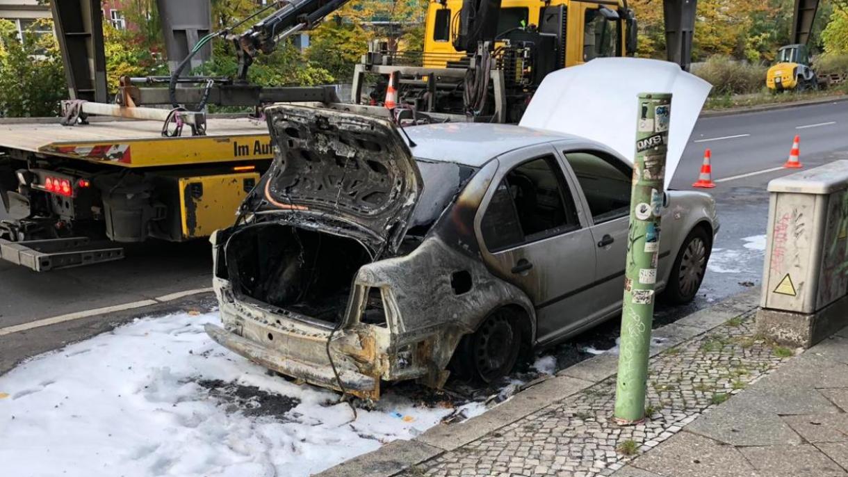 Veículo com a matrícula da Embaixada da Turquia em Berlim foi vandalizado na Alemanha