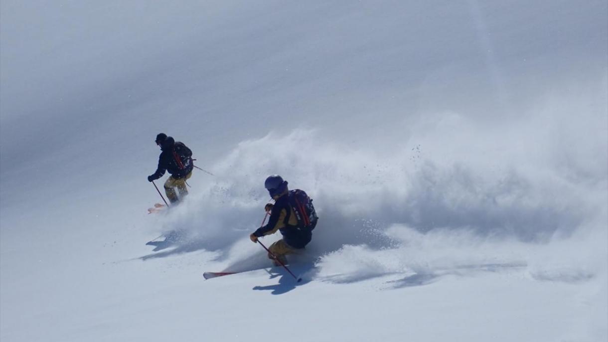 两名德国游客在奥地利滑雪时意外身亡