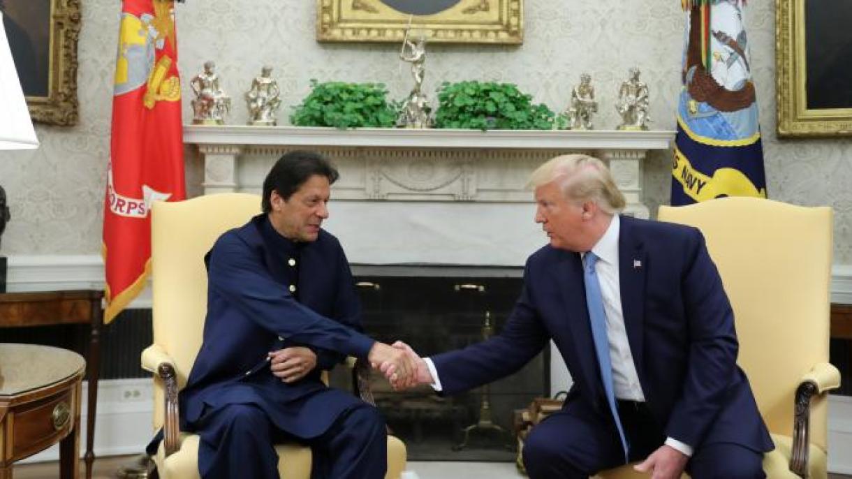 دونالد ترامپ، پاکیستان باش ناظیری عمران خان گؤروشدو