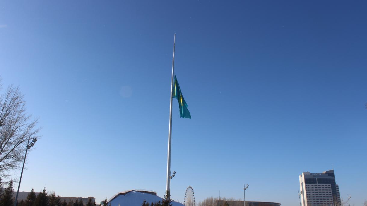 Ден на национална жалост во Казахстан: Знамињата се спуштени на половина копје
