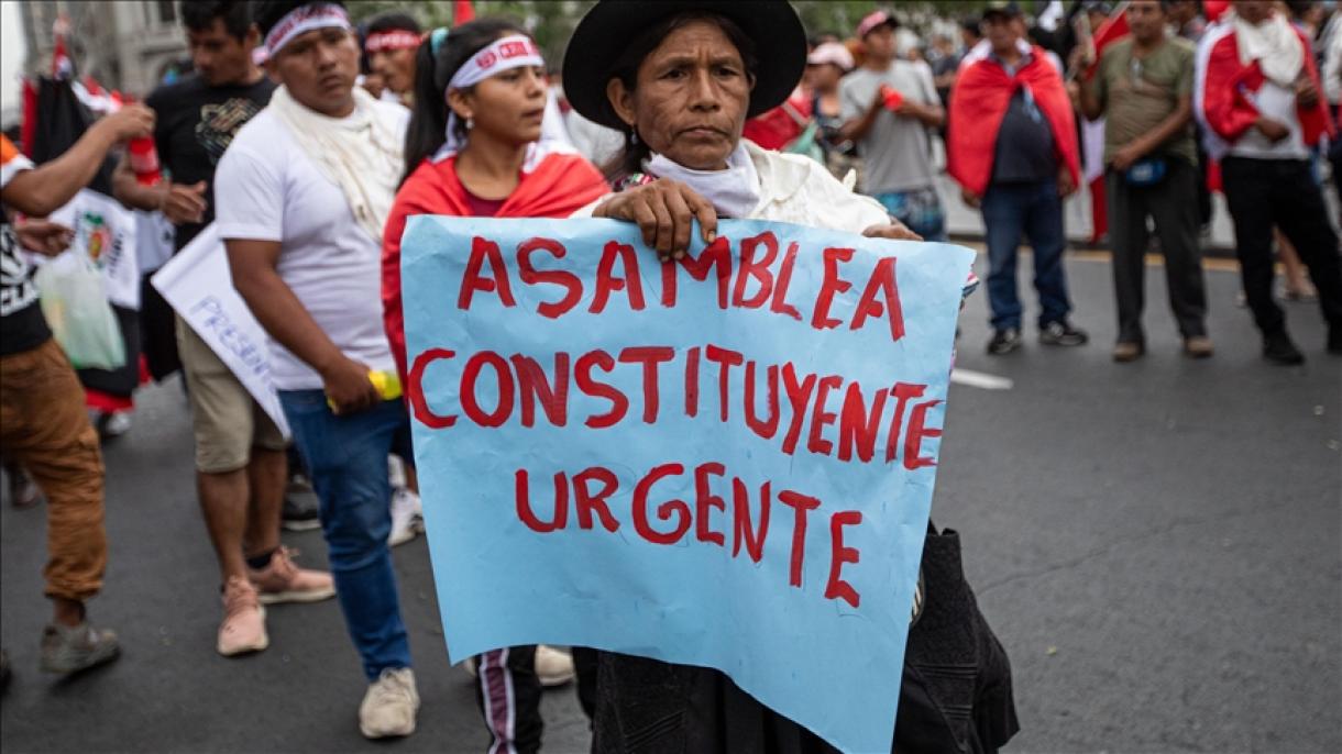 Trabajadores del Perú convocan una huelga nacional para exigir la dimisión de la presidente Boluarte