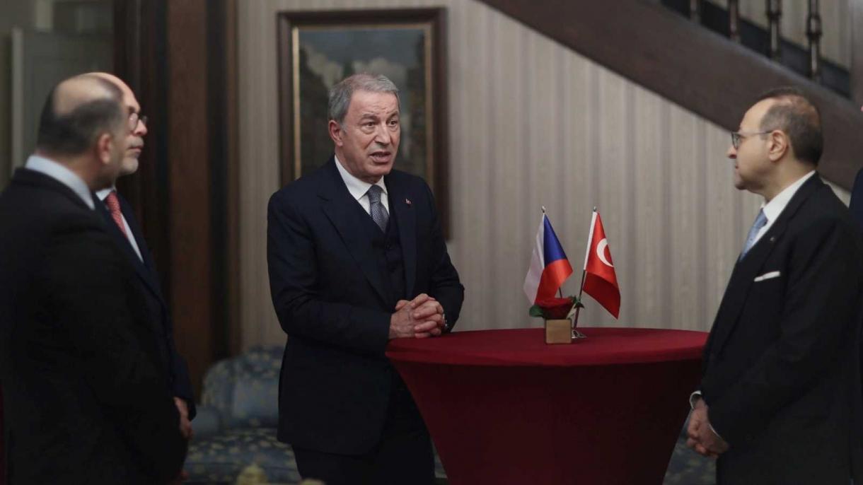 Hulusi Akar: "Türkiye NATO-nun açıq qapı siyasətini dəstəkləyir"
