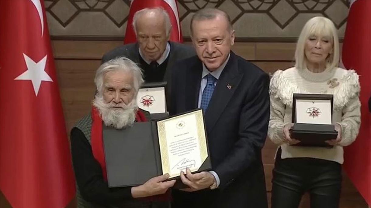 Erdogan anuncia los ganadores de los Grandes Premios Presidenciales de Cultura y Arte 2021