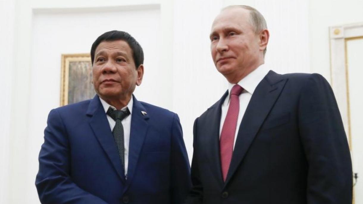 Filippin prezidenti Rusiyaya gedir