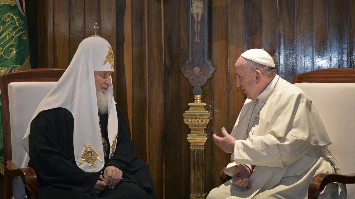 papa rus ortodoks chérkawining rehbiri kiril bilen körüshüshini emeldin qaldurdi