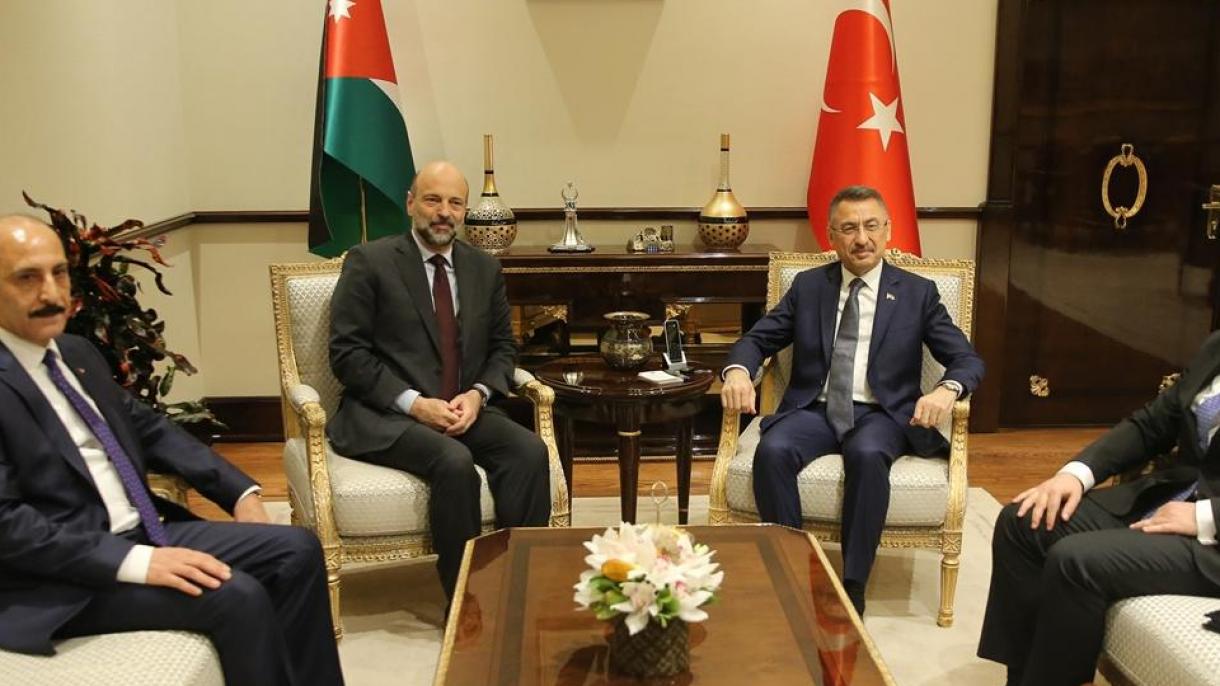 Omar Razzaz evaluó su visita a Turquía  en una cadena de televisión en su país