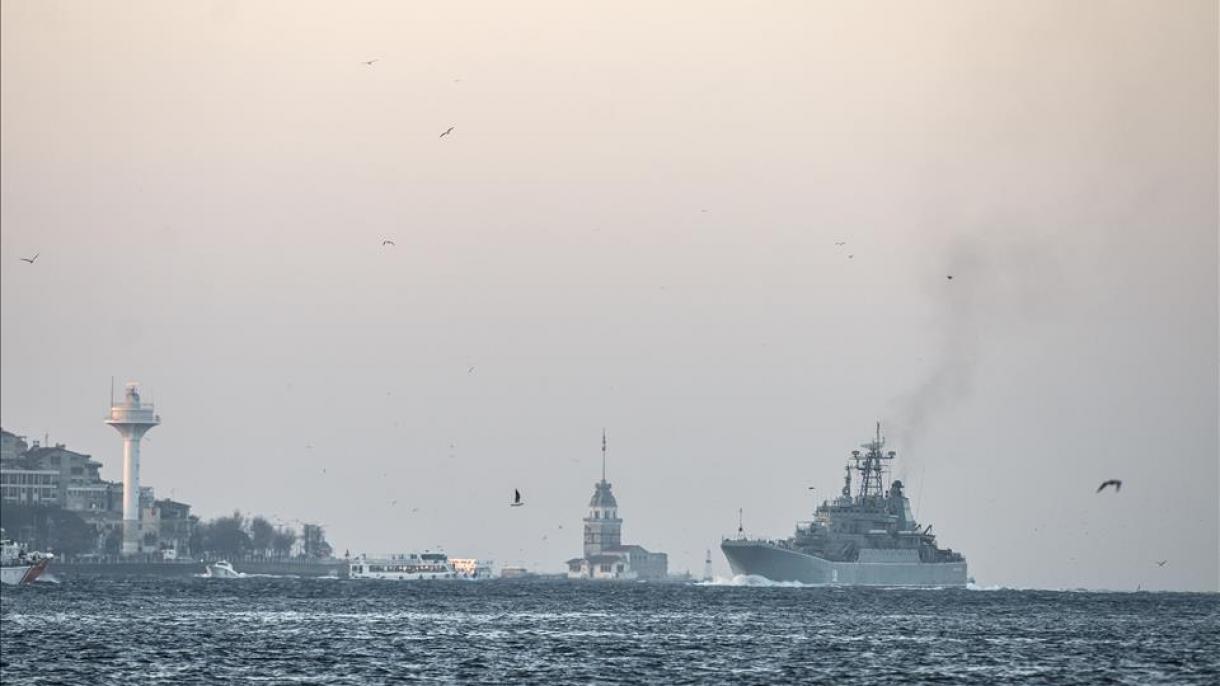 دو کشتی جنگی روسیه از تنگه استانبول عبور کردند