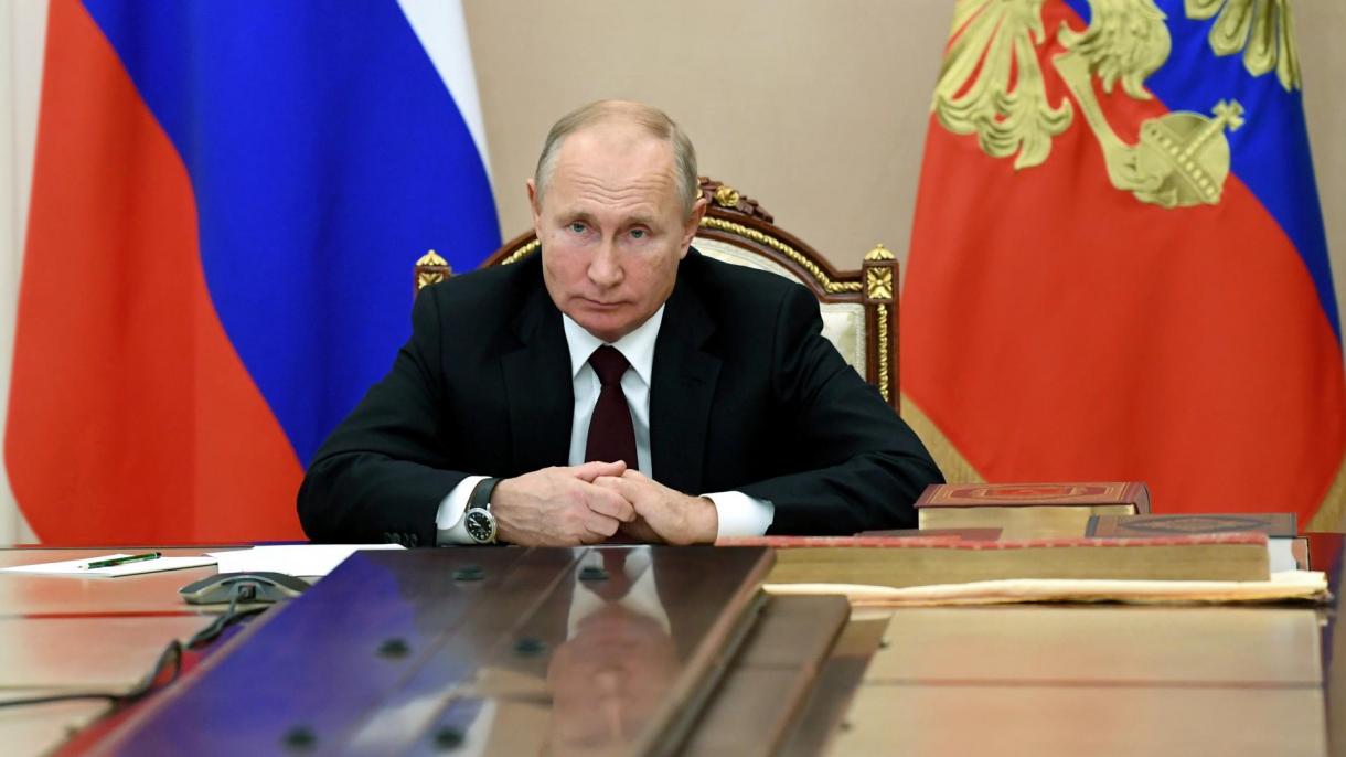 Putin Russiýanyň Harby-deňiz güçleri güni mynasybetli geçirilen dabaralara gatnaşdy