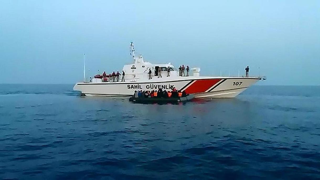 Турската брегова охрана спаси 22 бежанци в Егейско море