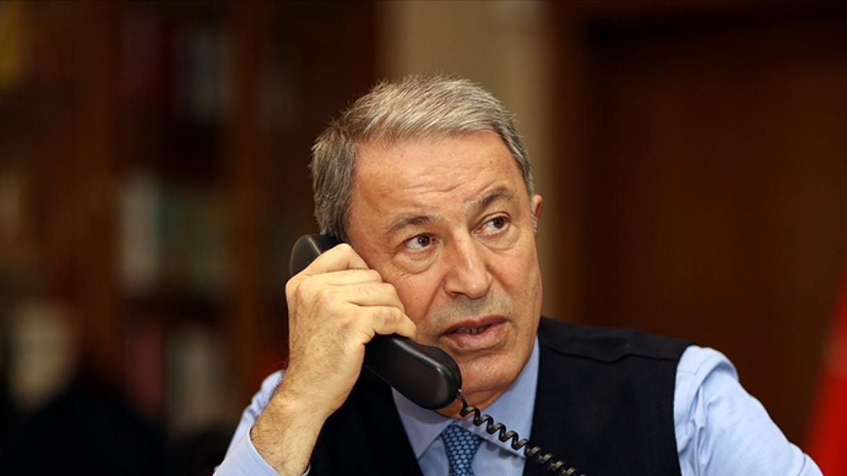 Hulusi Akar polşalı həmkarı ilə telefonla danışıb