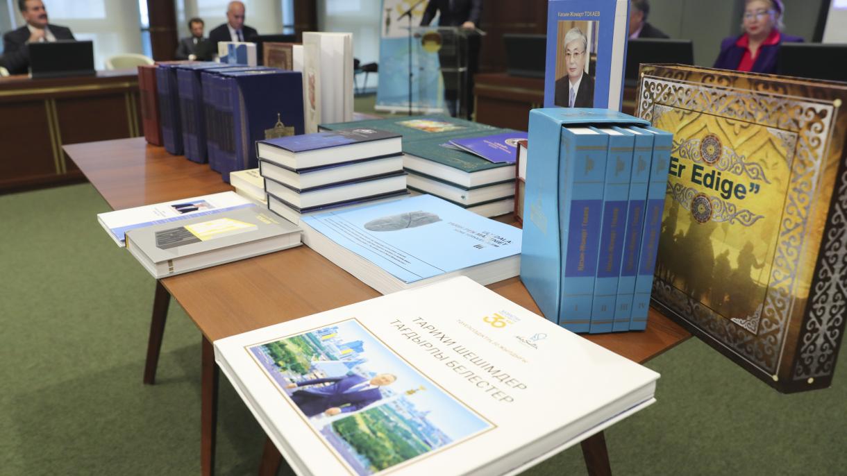 Gazagystan Millet Kitaphanasyna 200-den Gowrak Kitap Sowgat Etdi