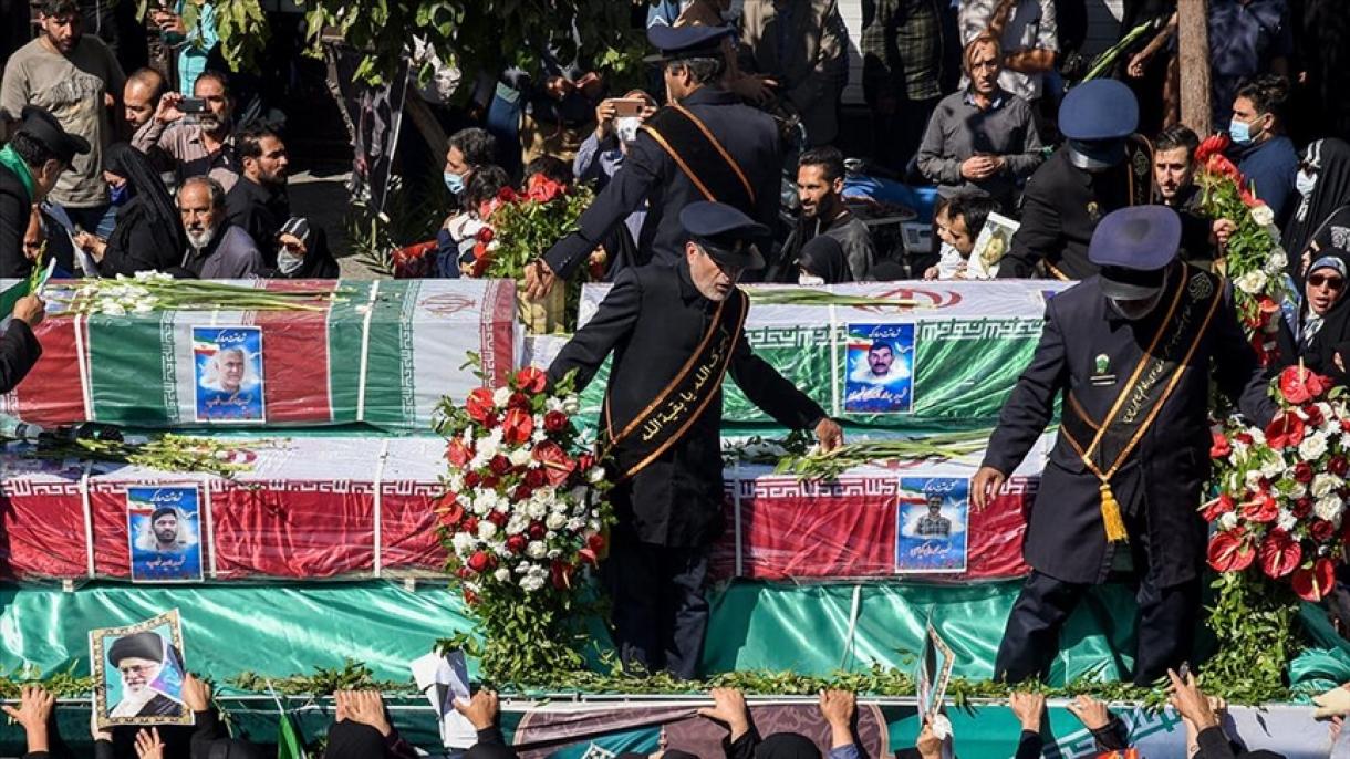 مراسم تشییع جنازه قربانیان حمله شیراز