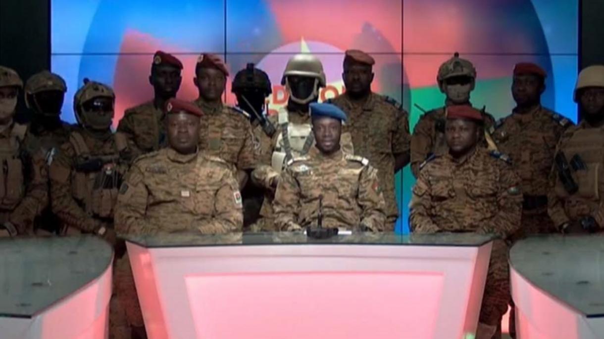 达米巴宣布自己为布基纳法索总统和军队总司令