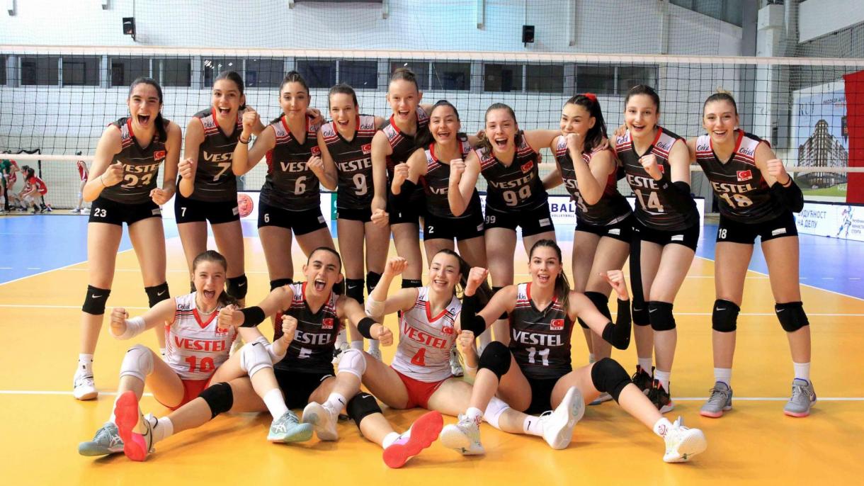 ترکیہ کی قومی خواتین والی بال ٹیم فائنل میں پہنچ گئی