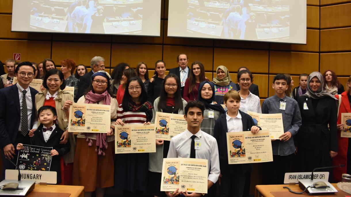 Estudantes turcos recebem prêmios em Viena