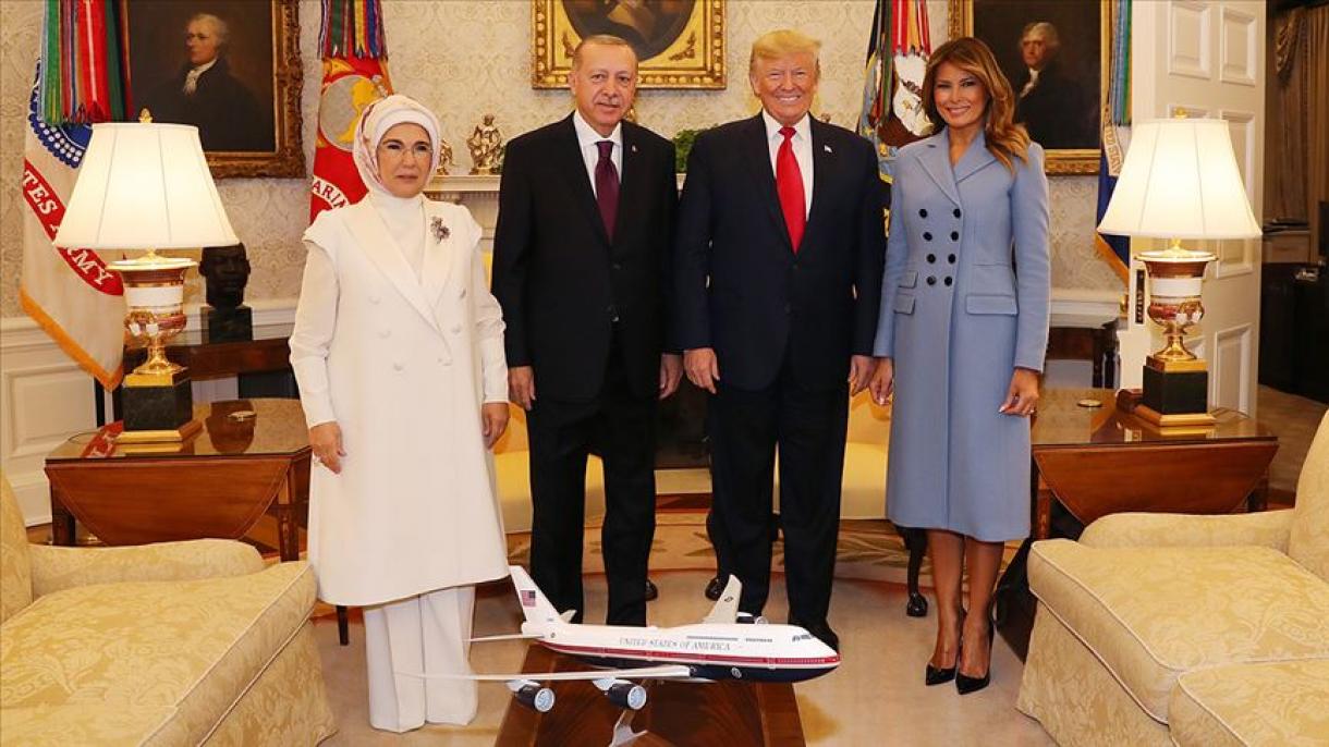 Trump compartilhou a foto de família com o casal Erdogan na Casa Branca