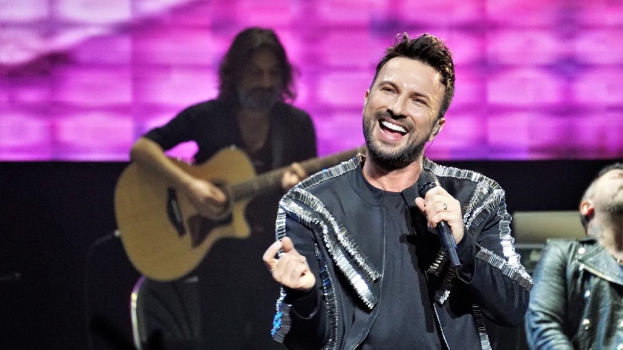 Tarkan entra nas paradas mundiais com o seu álbum mais recente