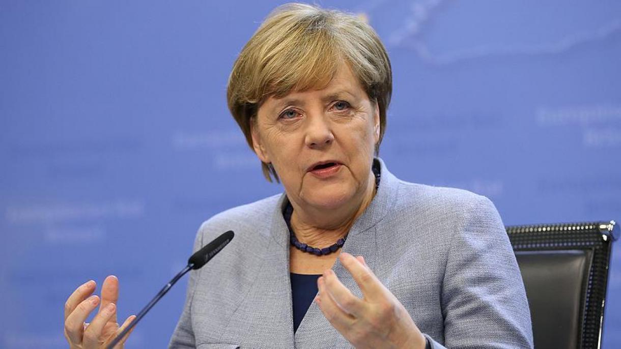 Llamado de Merkel para fundar gobierno en las negociaciones de coalición