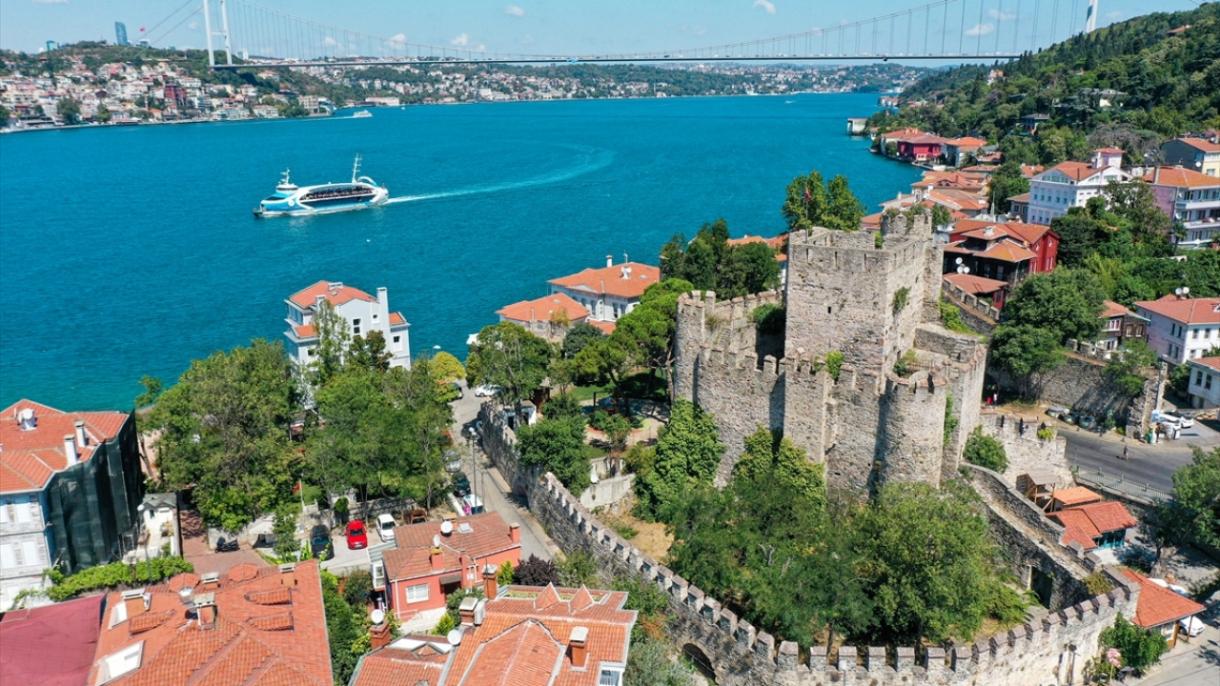 Kanlıca, el castillo de Anatolia y la arboleda de Mihrabat en İstanbul