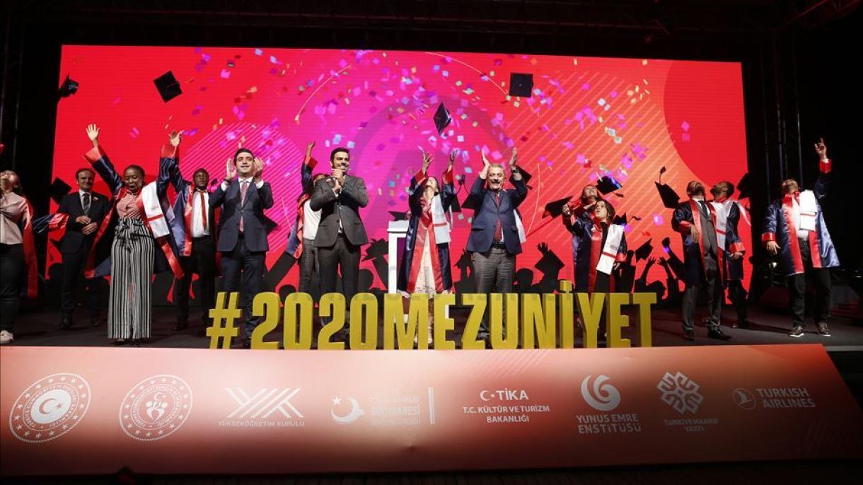 Ankarában 9. alkalommal rendezték meg az ösztöndíjas külföldi diákok diplomaosztó ünnepségét