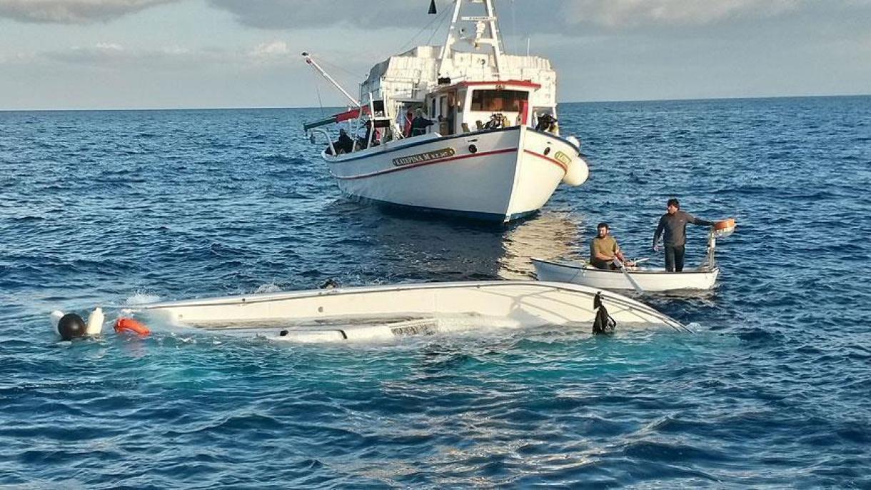 یک قایق حامل مهاجران در سواحل آنتالیا غرق شد