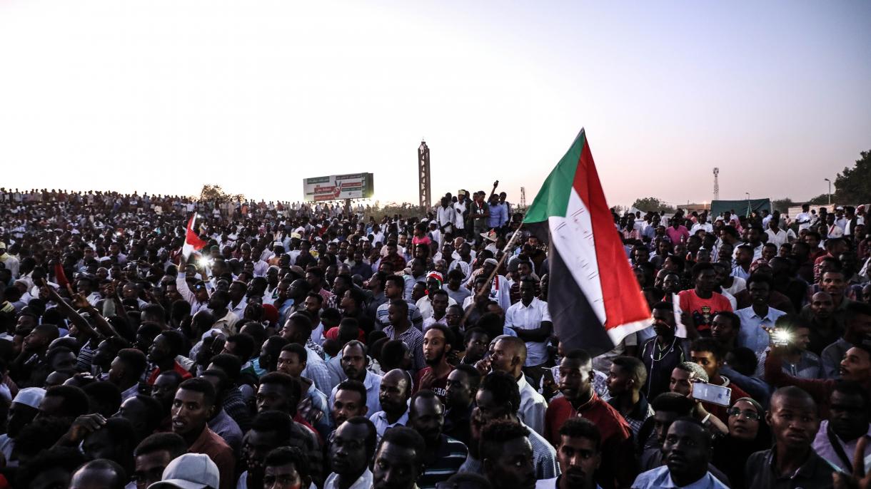 ایران خواستار توقف خشونت و انتقال سریع قدرت به غیرنظامیان در سودان شد