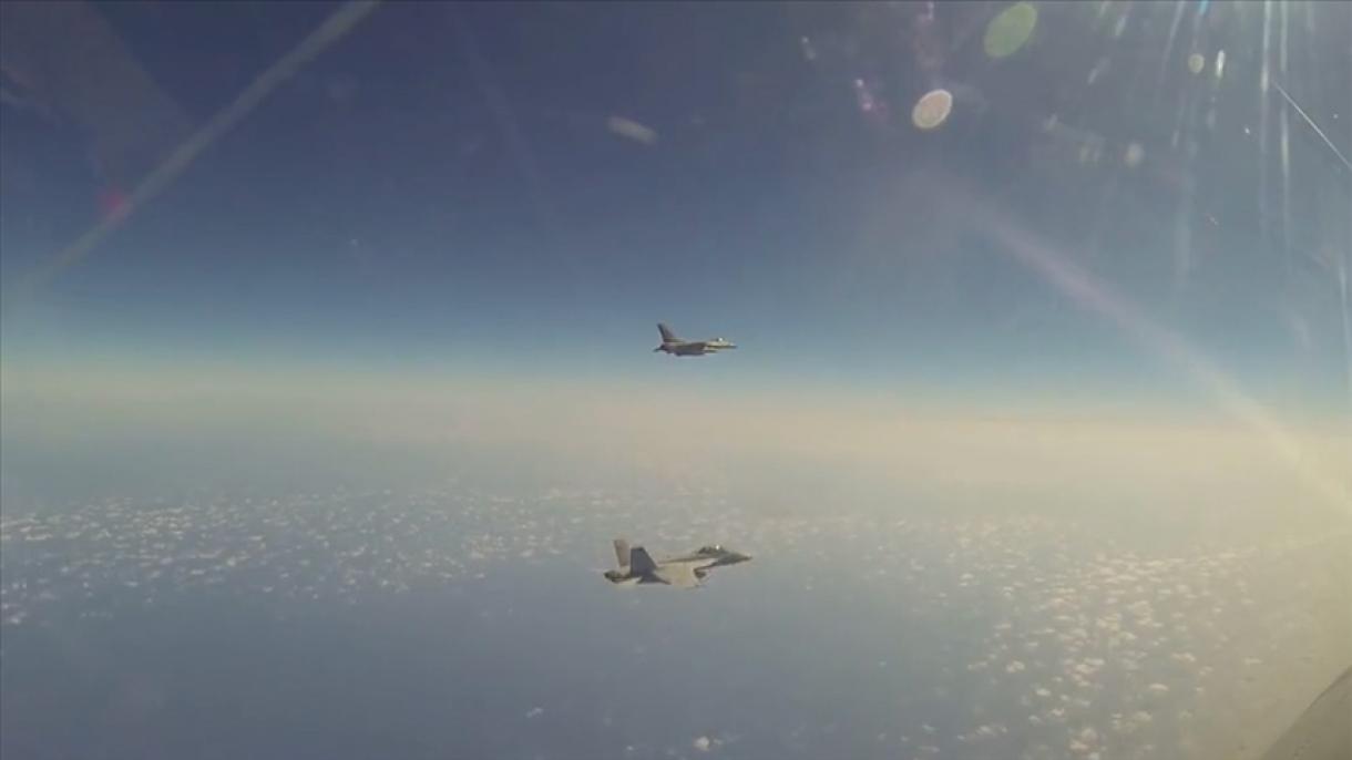 土耳其和美国飞机进行近距离空中支援训练