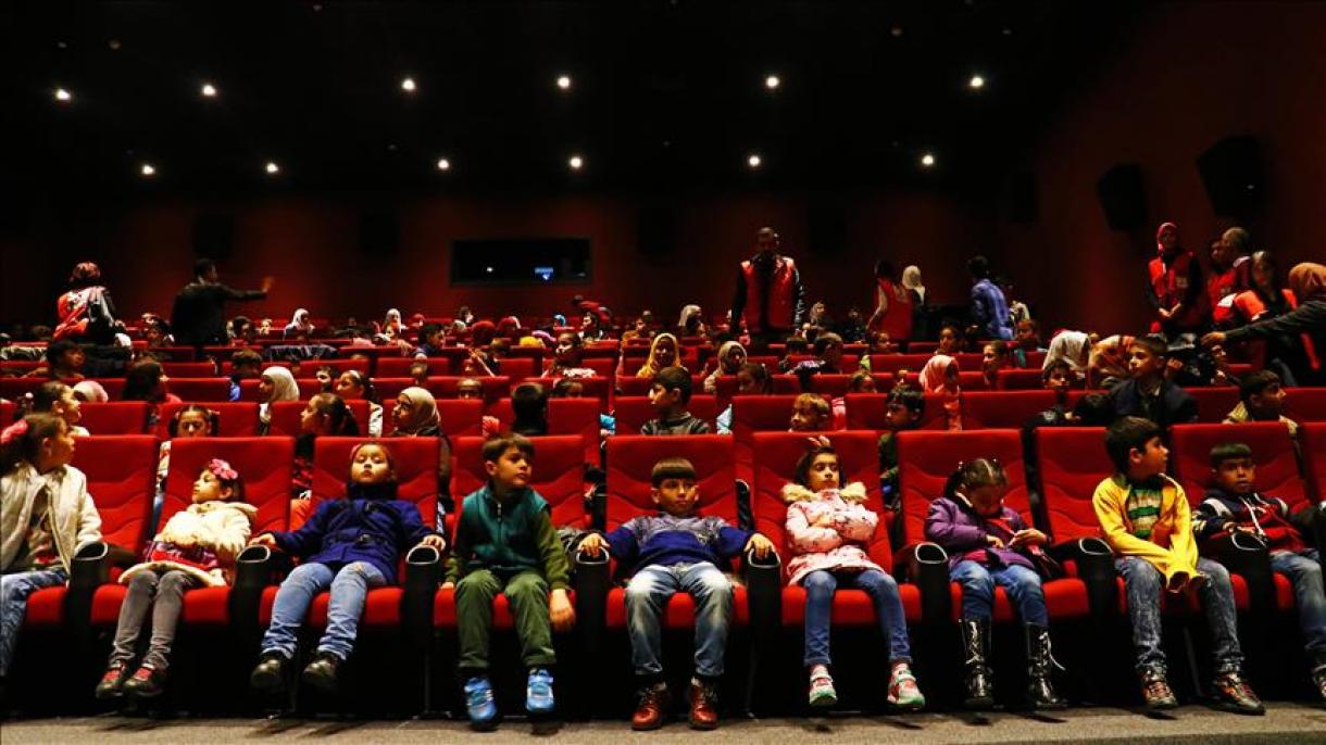 صدها کودک سوری در ترکیه برای نخستین بار به سینما رفتند