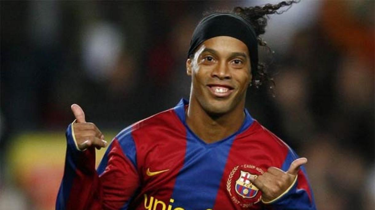 Ronaldinho  Assis lascia il calcio